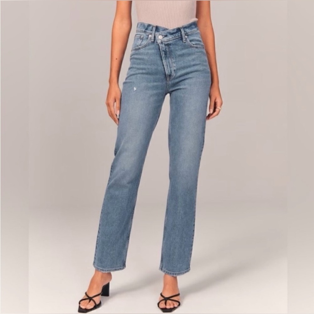 Abercrombie & Fitch 90s Slim Straight Ultra High Rise Jeans - Criss Cross Waist